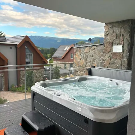 Kras Premium Rubin 112f Z Prywatnym Jacuzzi *
